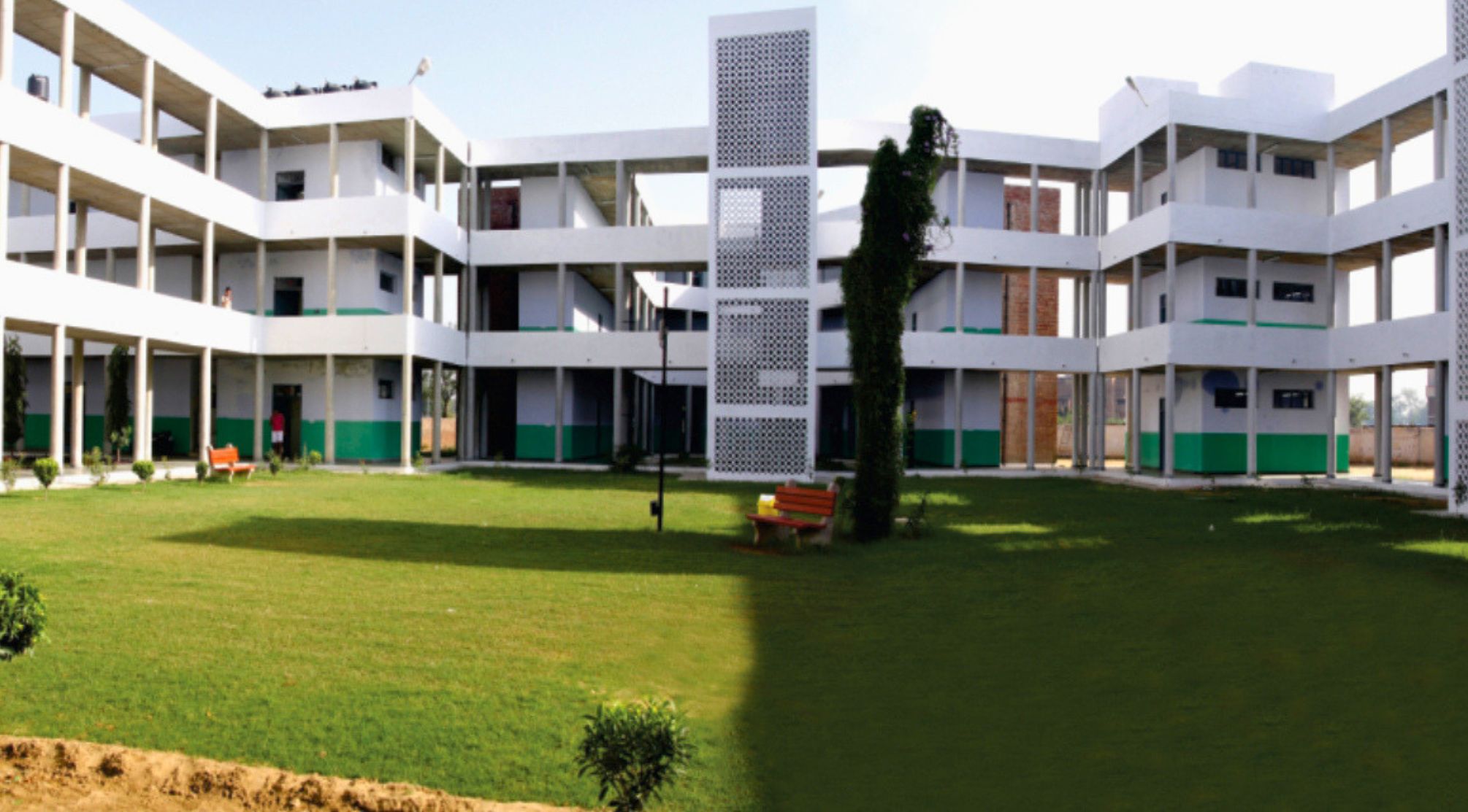 Boys hostel, Hisar
