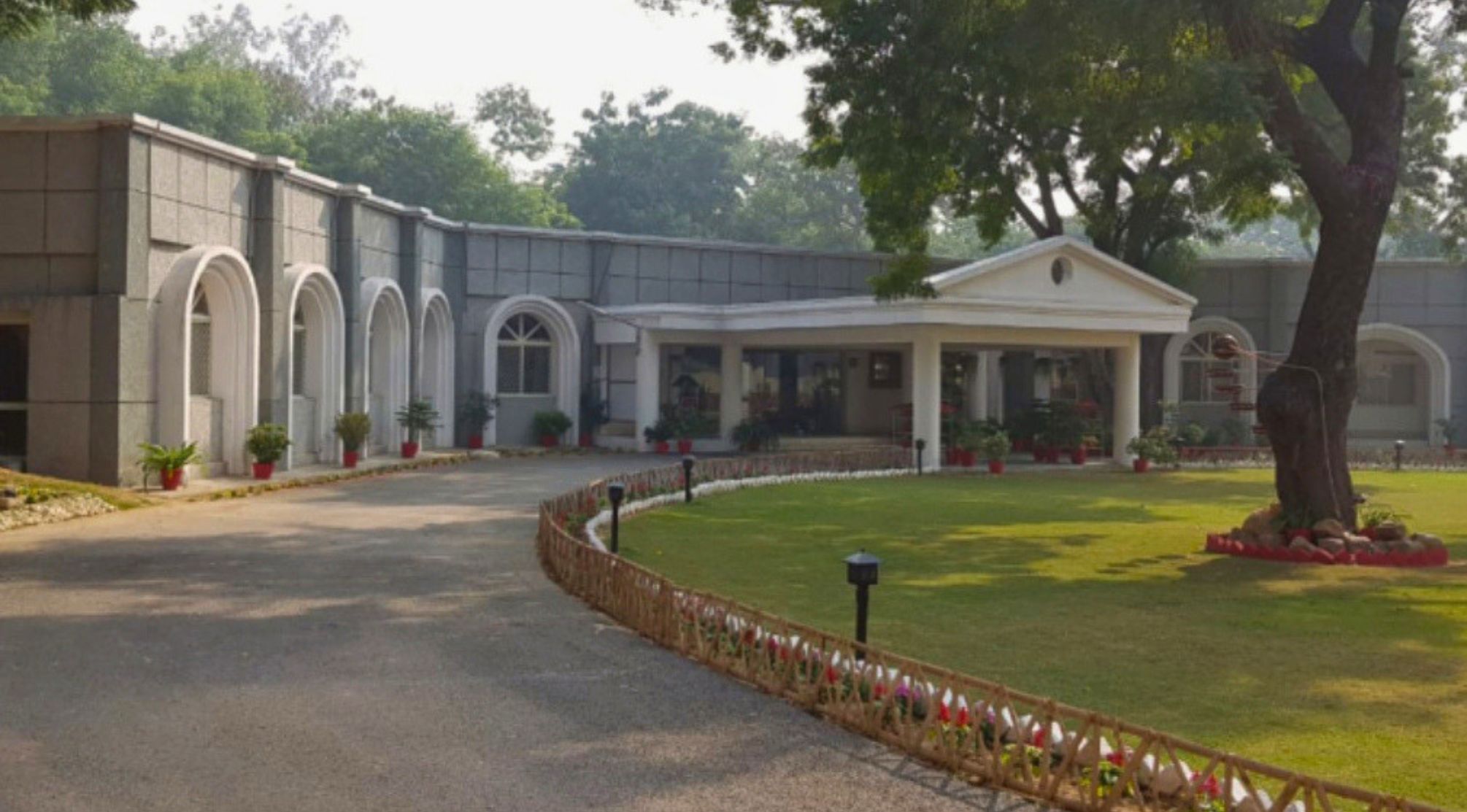Officers Mess, Delhi Cantt